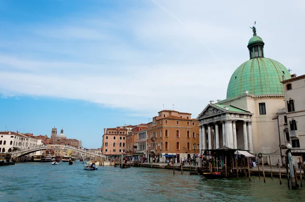 Venezia, Włochy - kanał grande e ponte di rialto — Zdjęcie stockowe
