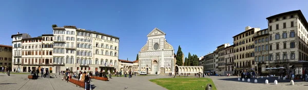 Εκκλησία της Santa maria novella και πλατεία στη Φλωρεντία, Ιταλία — Φωτογραφία Αρχείου