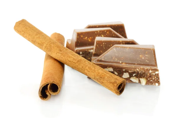 Chocolate and cinnamon sticks — Stock Photo, Image