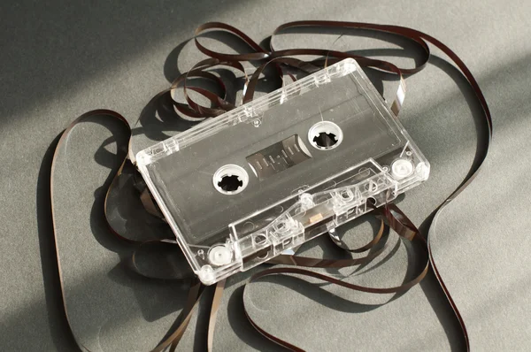 Casete de cinta de audio con cinta restada — Foto de Stock