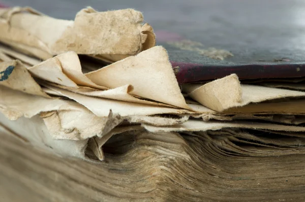 Kitap eski yıpranmış kağıt yaprak — Stok fotoğraf