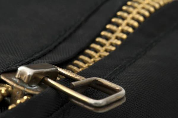 Zipper logam kuning tertutup — Stok Foto
