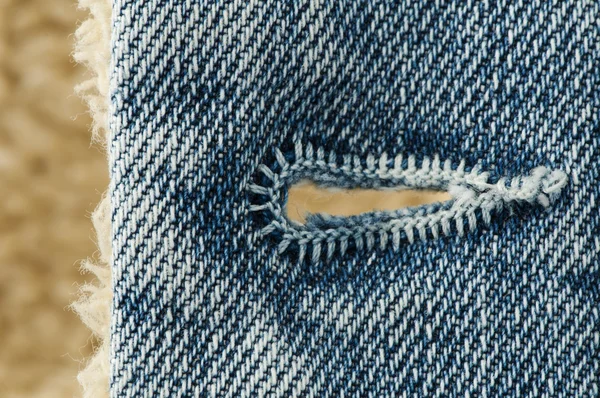 Knopfloch aus Jeansstoff — Stockfoto
