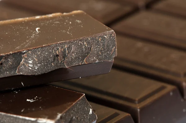 Barra de chocolate desmenuzada —  Fotos de Stock