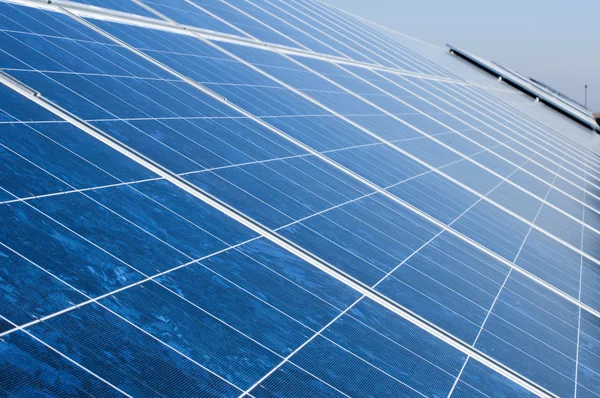 Solární fotovoltaické panely — Stock fotografie