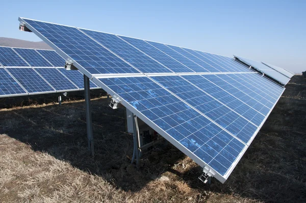 Solární fotovoltaické panely — Stockfoto