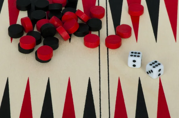 Backgammon und Würfel — Stockfoto