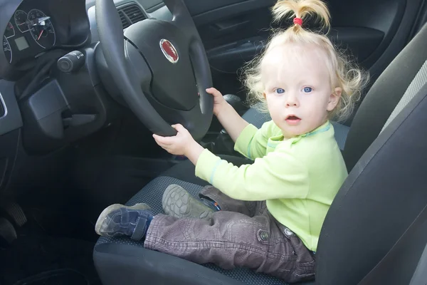 Dziecko dziewczynka jazda — Zdjęcie stockowe
