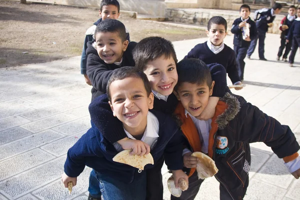Школьный перерыв в мусульманской школе на Храмовой горе — стоковое фото