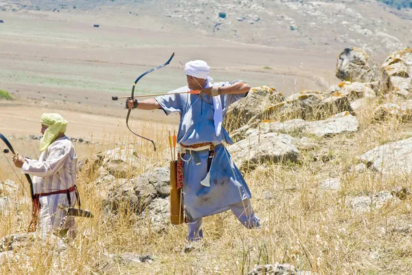 Saracene aiming with a bow — Stock Photo, Image
