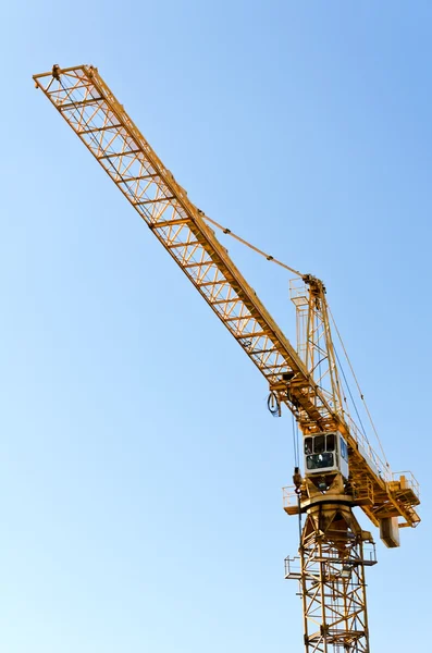 Boom of Tower crane against blue sky — Stock Photo, Image
