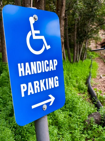 Handicap parking sign — Stock Photo, Image