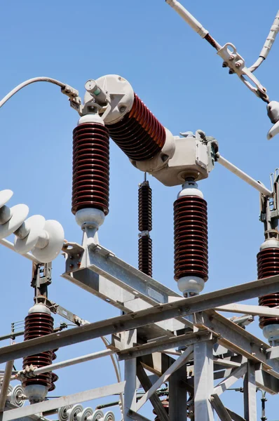 Interruptores y desconectores en las líneas eléctricas — Foto de Stock