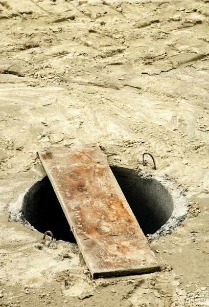 하 수도 맨홀 — 스톡 사진