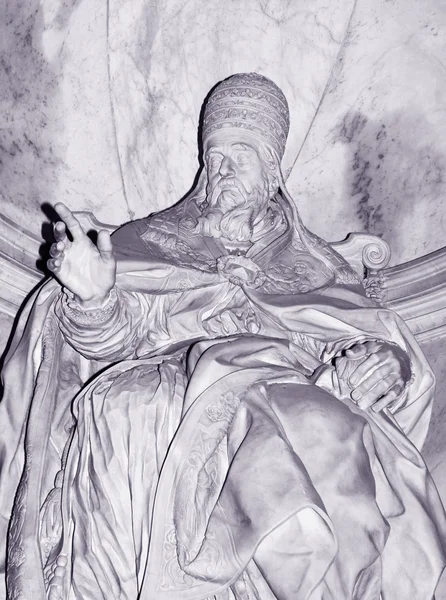 Pope statue in Vatican — Stock Photo, Image