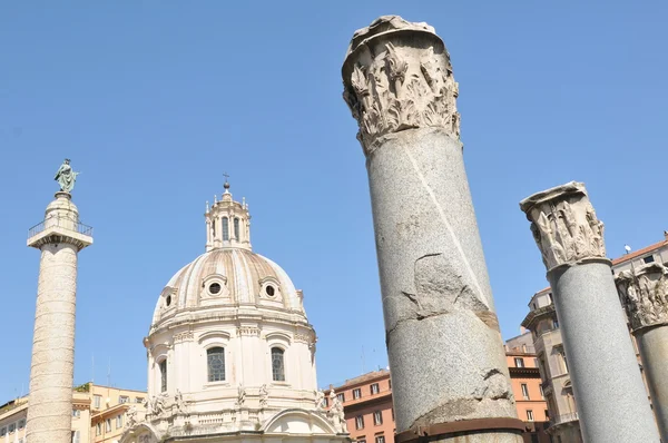 Coluna de Trajano em Roma, Itália — Fotografia de Stock
