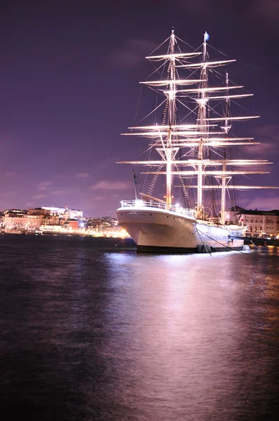 Geceleri gemi — Stok fotoğraf