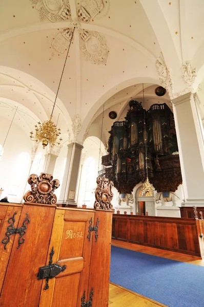 Орган в церкви — стоковое фото