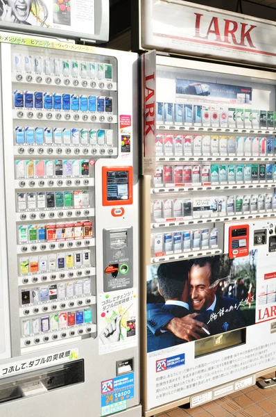 香烟自动贩卖机 — 图库照片