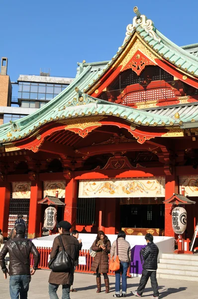 Bidden op Japanse tempel — Stockfoto