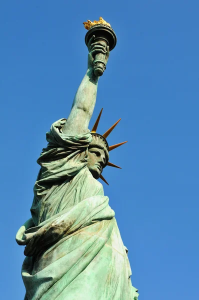 Статуя Свободы - вид сбоку — стоковое фото