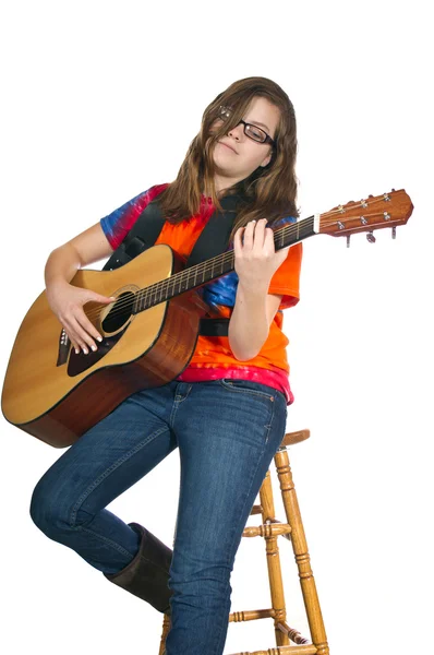 십 대 소녀 연주 기타 — 스톡 사진