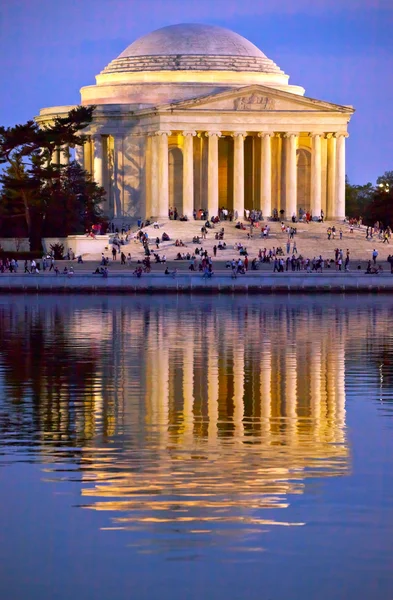 Jefferson μνημείο και παλιρροιακή λεκάνη βράδυ — Φωτογραφία Αρχείου