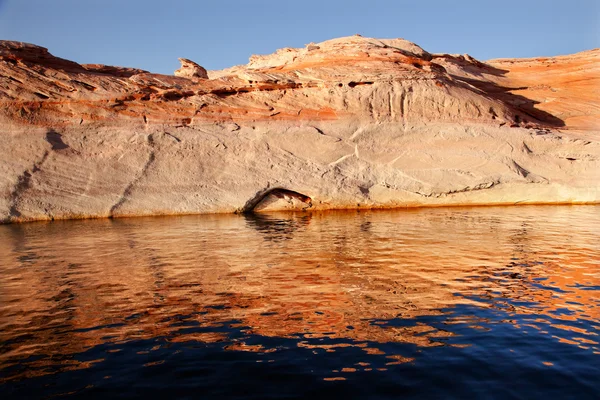 羚羊峡谷反射鲍威尔湖亚利桑那州 — 图库照片