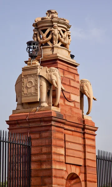 Pierre éléphants Rashtrapati Bhavan Gate Résidence officielle Presi — Photo
