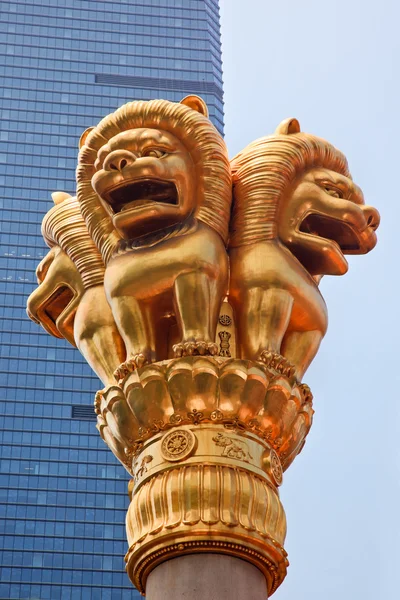 Gouden leeuwen jing een tempel shanghai chinaAltın Aslan jing bir tapınak Çin shanghai — Stok fotoğraf