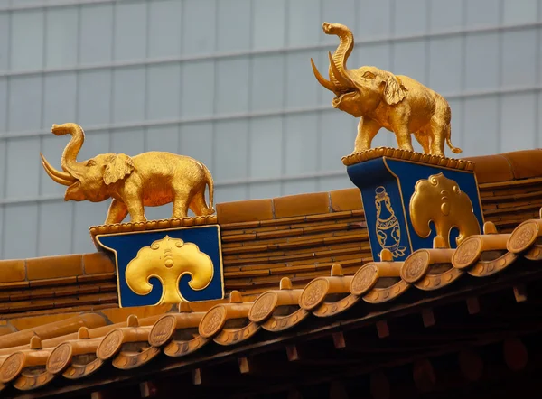 Toit d'éléphants d'or Jing An Temple Shanghai Chine — Photo