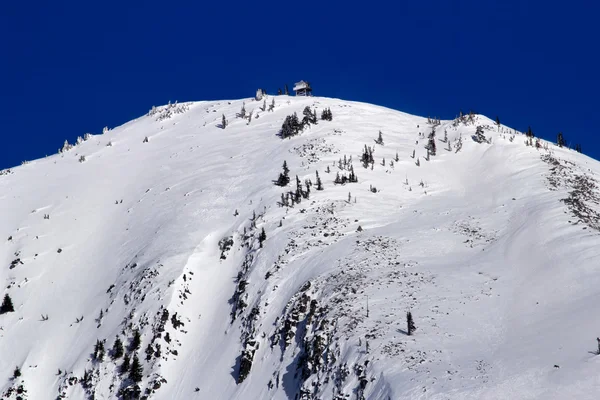 滑雪雪花岗岩山下来从瞭望塔 snoqualme — 图库照片
