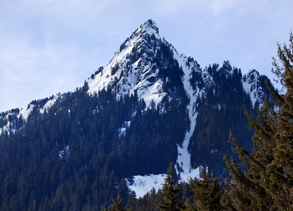 McClellan butte sníh mountain peak mlha, snoqualme předat washingto — Stock fotografie