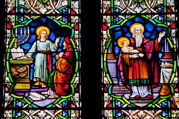 Νεολαία μωρό Ιησού λεκιασμένο γυαλί Ἐθνικοῦ Προσκυνήματος του Αγίου Φραγκίσκου — Φωτογραφία Αρχείου