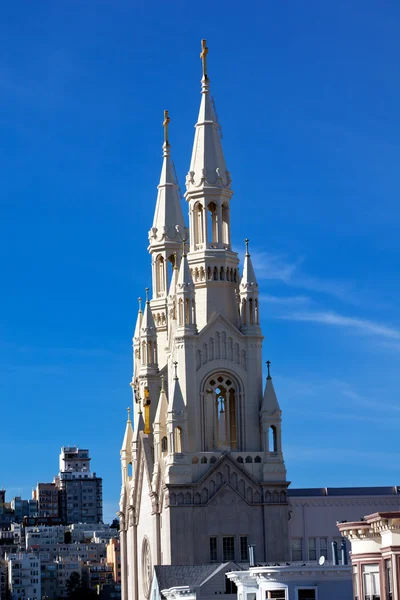 圣徒彼得保罗天主教教堂尖顶旧金山 californ — 图库照片