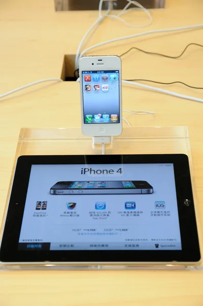 Display Iphone 4 nel negozio Apple — Foto Stock