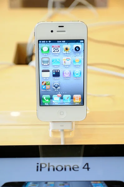 IPhone 4 display i apple store — Stockfoto
