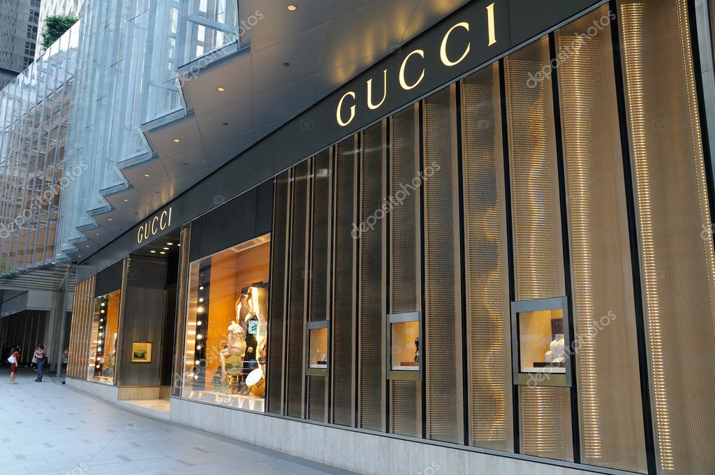 assistent hård Rå Gucci boutique – Stock Editorial Photo © bedobedo #10204358