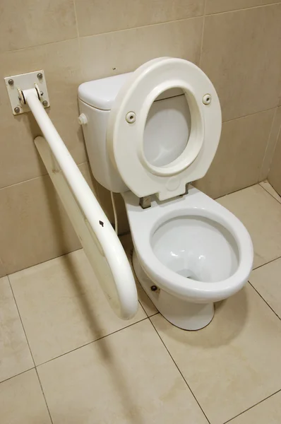 Toaleta dla niepełnosprawnych — Zdjęcie stockowe