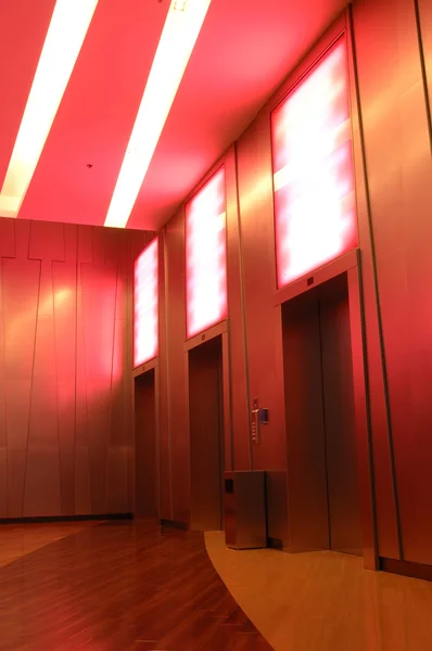 Σύγχρονη ανελκυστήρες (Ασανσέρ) — Φωτογραφία Αρχείου