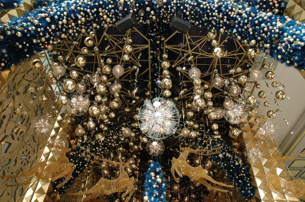 Noel ışıkları ve dekorasyon — Stok fotoğraf