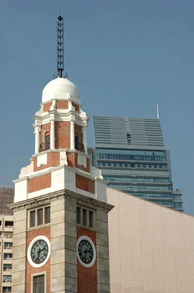 Stará věž s hodinami v hong Kongu — Stock fotografie