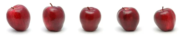П'ять червоних смачних яблук — стокове фото