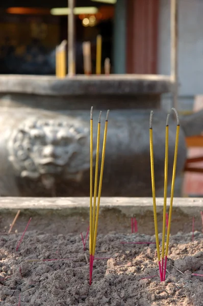 Palitos de incienso en un templo chino —  Fotos de Stock