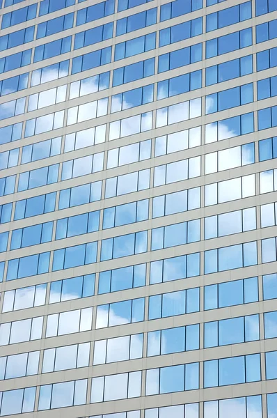 Bygga windows reflektion — Stockfoto