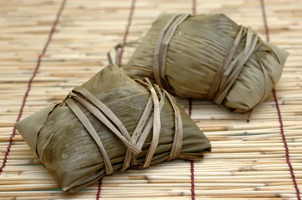 Uncooked rice dumplings — Stock Photo, Image