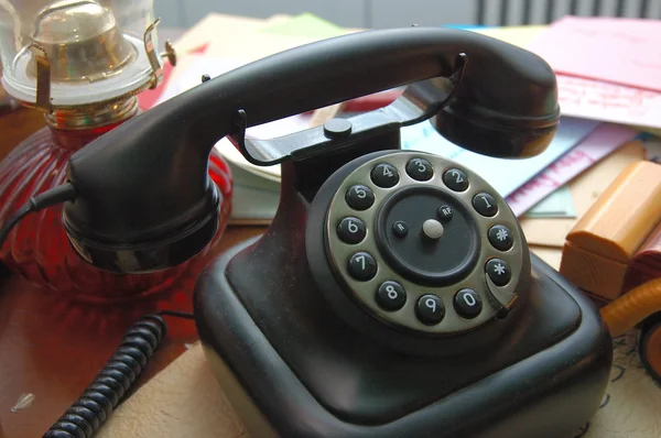 Zwarte vintage telefoon — Stockfoto