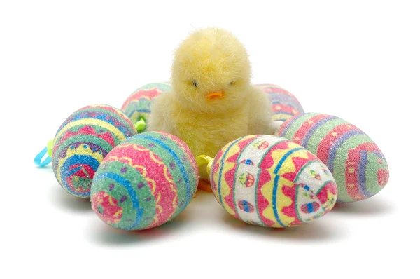 Huevos y pollitos de Pascua — Foto de Stock