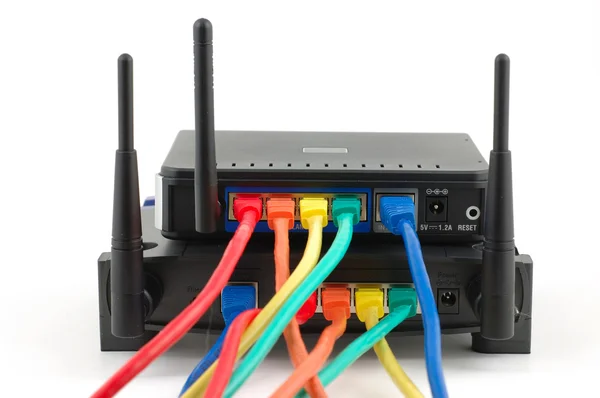 Kabel verbundene Router — Stockfoto
