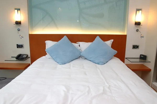 Kamar tidur hotel modern — Stok Foto